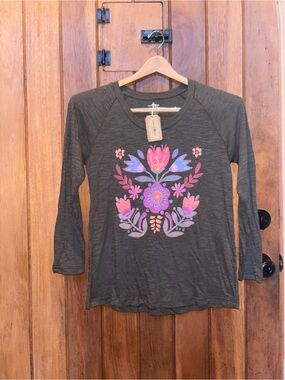 Natural Life Women's Charcoal Floral Graphic Long-Sleeve Tee